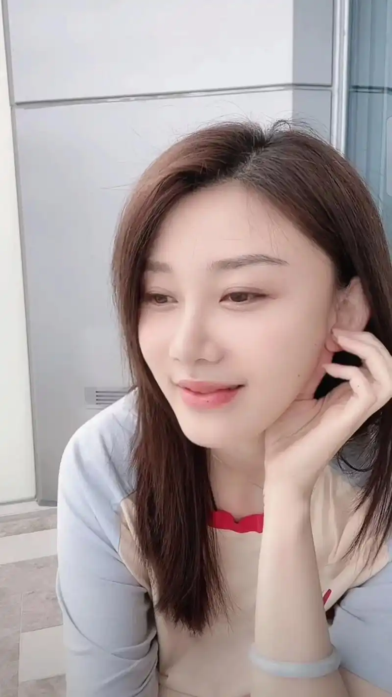 张芮尔78 #深情不及久伴厚爱无需多言 #嘴角上扬做个温暖的 - 抖音