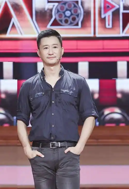 吴京21岁时剧照帅翻了,奚梦瑶表示年轻,网友:难怪能娶到谢楠