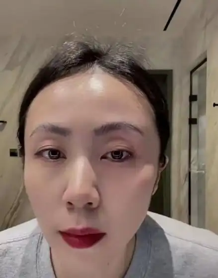 44岁孙莉卸妆秀素颜网友这状态慕了慕了