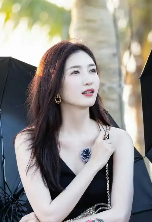 江疏影素颜好白