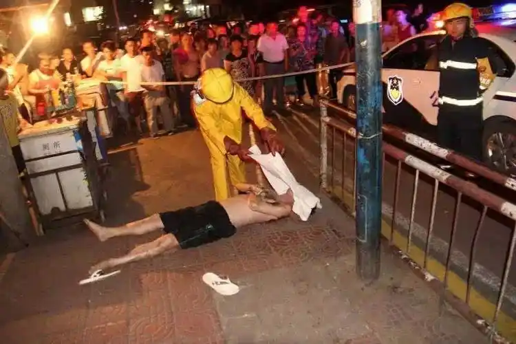 攀枝花一男子不幸触电身亡 疑为路灯杆漏电