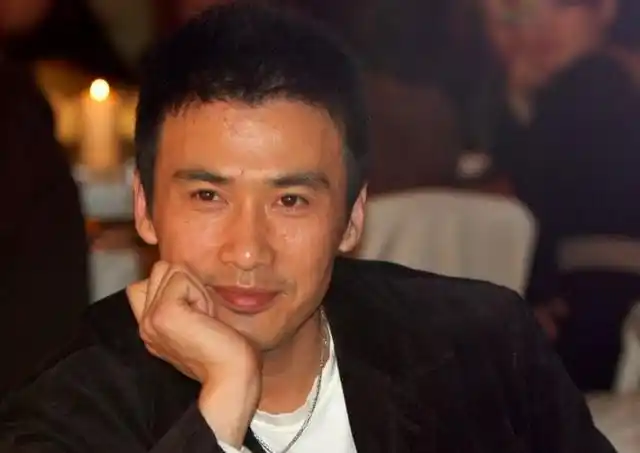 你是我们认识的谍战教父,也是我们心中的六哥——柳云龙