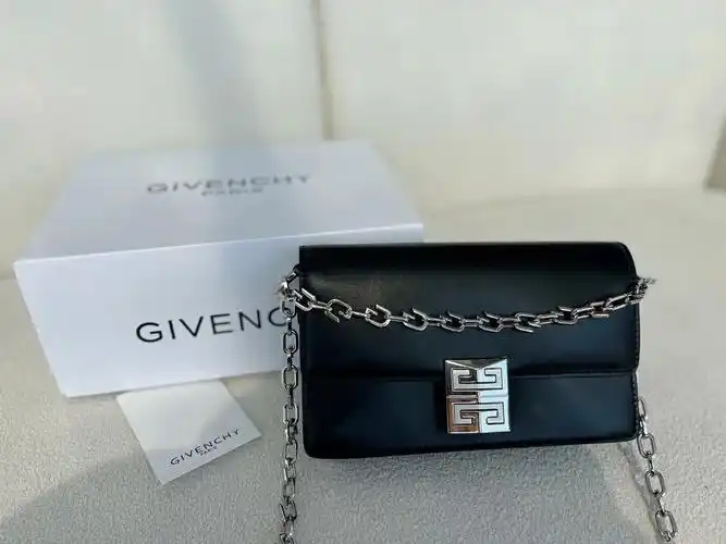 纪梵希4g链条包