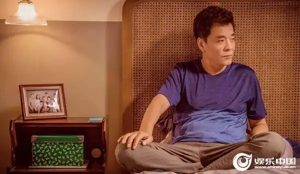 实力派演员刘威倾情出演 引发观众父亲形象共鸣刘威饰演的父亲老曾