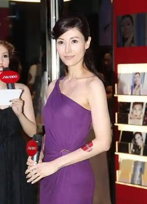 岁月不败美人——李嘉欣的风采依旧_生活_女性_态度