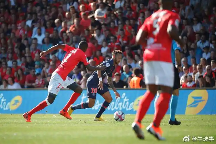 足球:尼姆vs巴黎圣日尔曼,fifa病毒来袭,大巴黎残阵出击