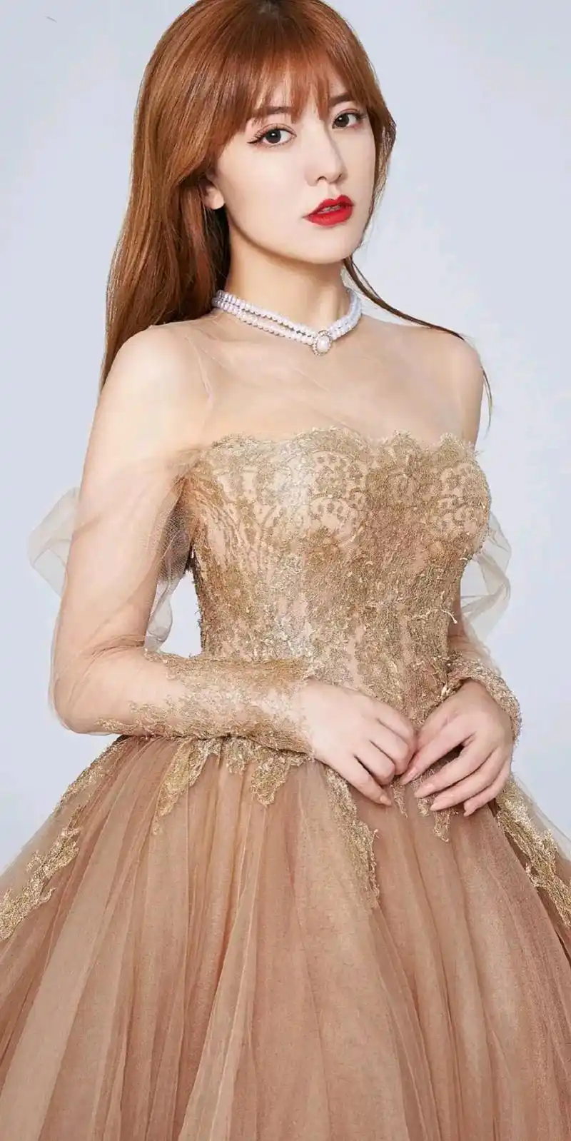 藏族姑娘阿兰达瓦卓玛身材傲人,真是美到了极致