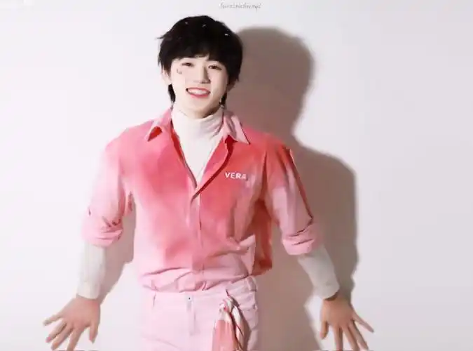 宋亚轩马卡龙色西装#宋亚轩马卡龙粉色系穿搭合集96粉色和可爱小宋