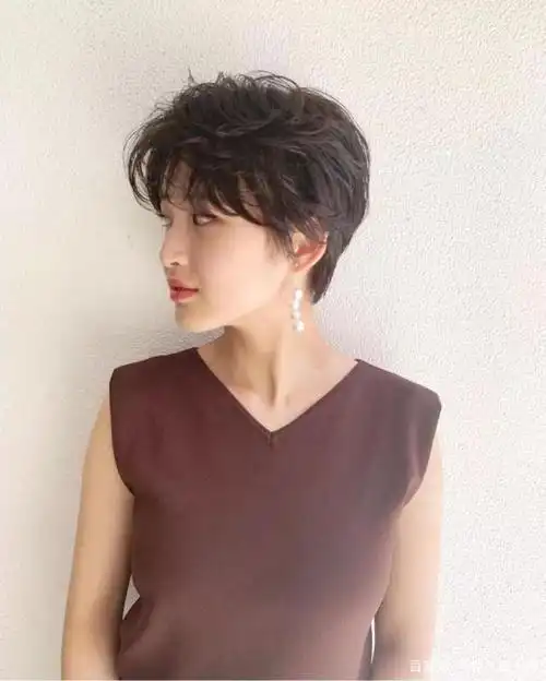 烫一烫更好看,"短发微卷"慵懒魅惑