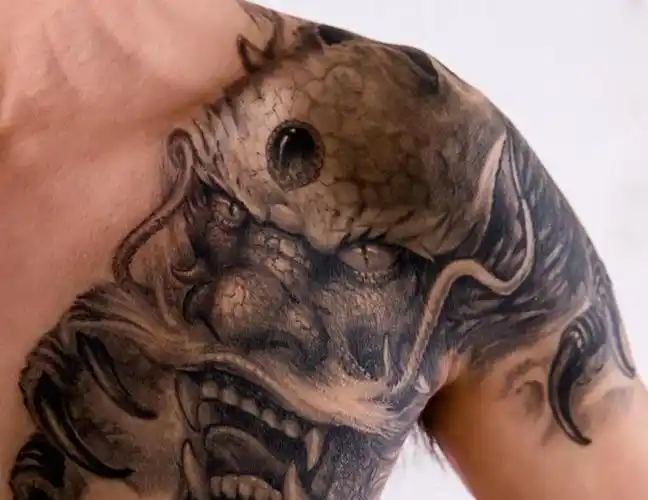 让人捉摸不透的另类半甲纹身图案