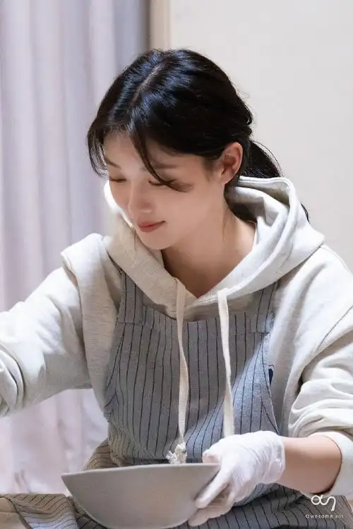 金裕贞超话92#金裕贞#  【图片】20240323 公司na.ver po.