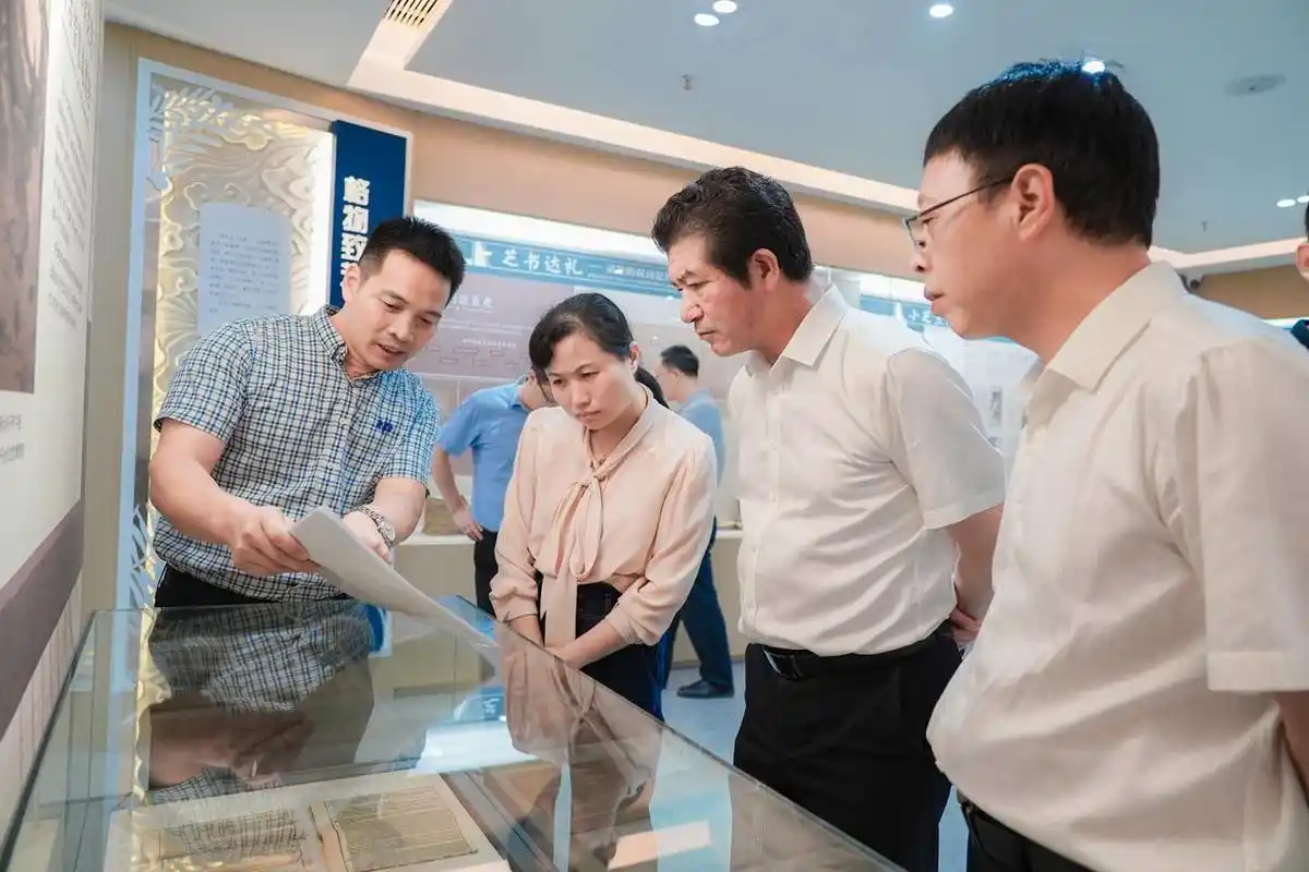 兰溪市人大常委副主任徐建光一行莅临济佰川考察调研指导工作