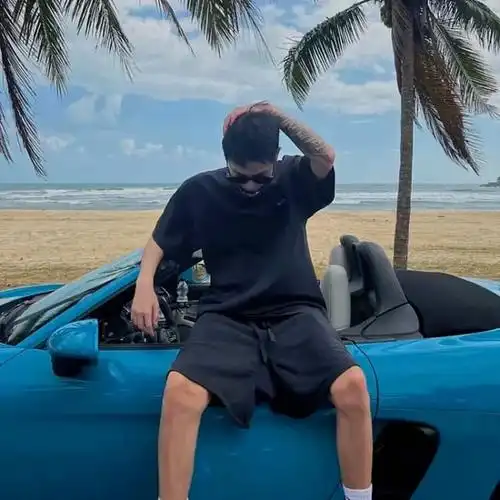 独一无二冷酷帅气超拽男头 适合永久不换冷门的男生头像