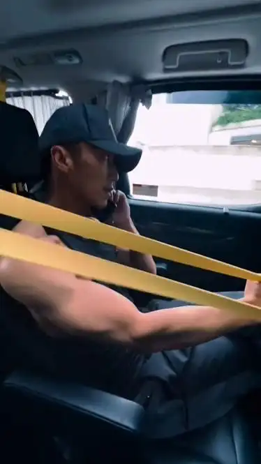 41岁谢霆锋太卷了!