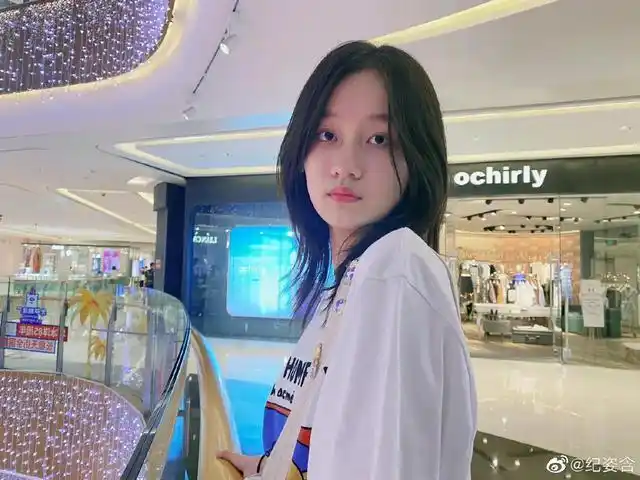 童星长残?《甄嬛传》温宜纪姿含晒近照,这才是14岁该有的样子