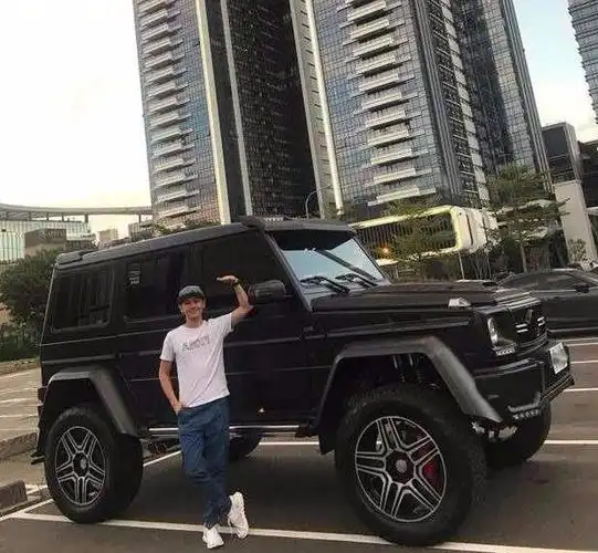 各路明星座驾大盘点:最服周杰伦的"蝙蝠车"__凤凰网