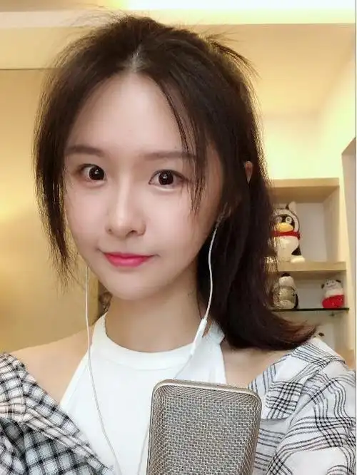 斗鱼一姐阿冷直播回忆见光死事件:我真的瘦很多_游戏攻略_海峡网