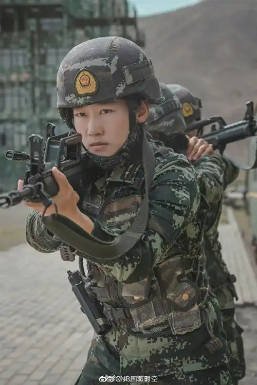 女子特战队员高燃壁纸##热血青春从军报国