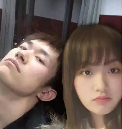 有种"真假难辨"叫粉丝p图,蔡徐坤还能忍,看到权志龙:求教!