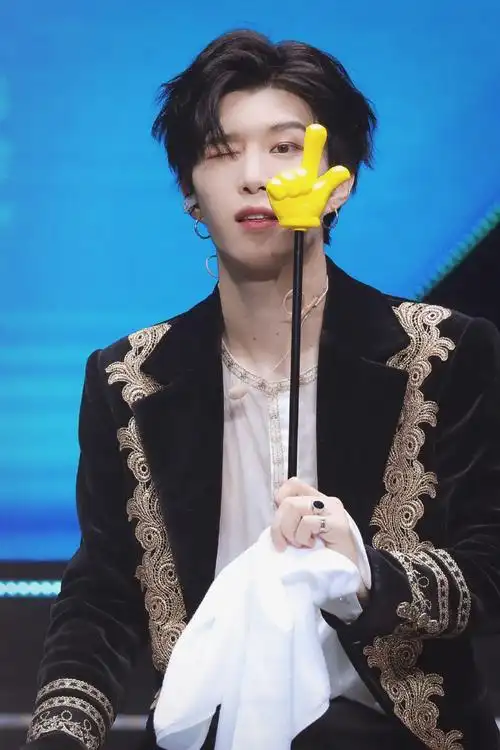 范丞丞帅气图片范丞丞最新图片