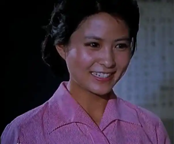 上海一家人李羚在车库中结婚与大13岁初恋恩爱38年