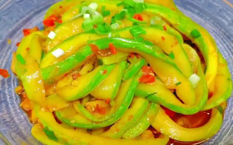 简单家常菜,西葫芦瓜这么炒吃一次就爱上,好吃不变色爽口又下饭