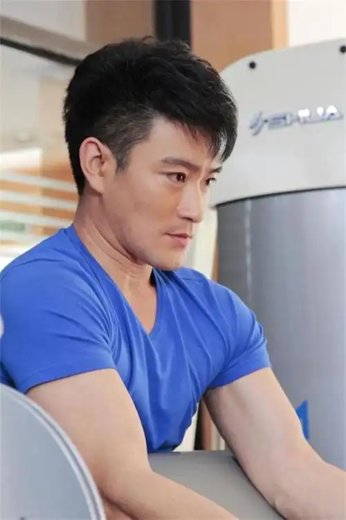 海军励志剧《火蓝刀锋》,网络剧《乐俊凯》等众多优秀作品的演绎后