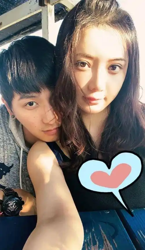 与小7岁娇妻官宣结婚才11天,宝宝性别已公开_杨奇煜_祝福_爸爸