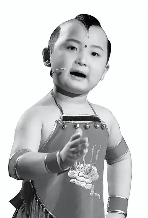 年画娃娃邓鸣贺怎么得的白血病(年画娃娃邓鸣贺)(1)