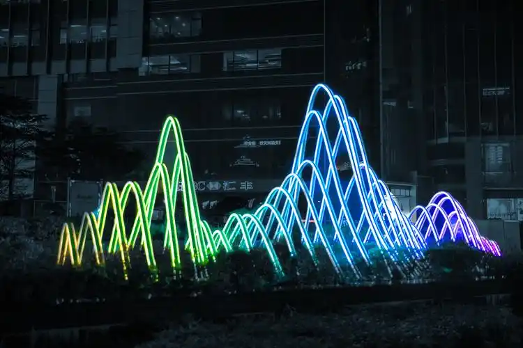 灯光艺术装置营造无与伦比的夜景照明