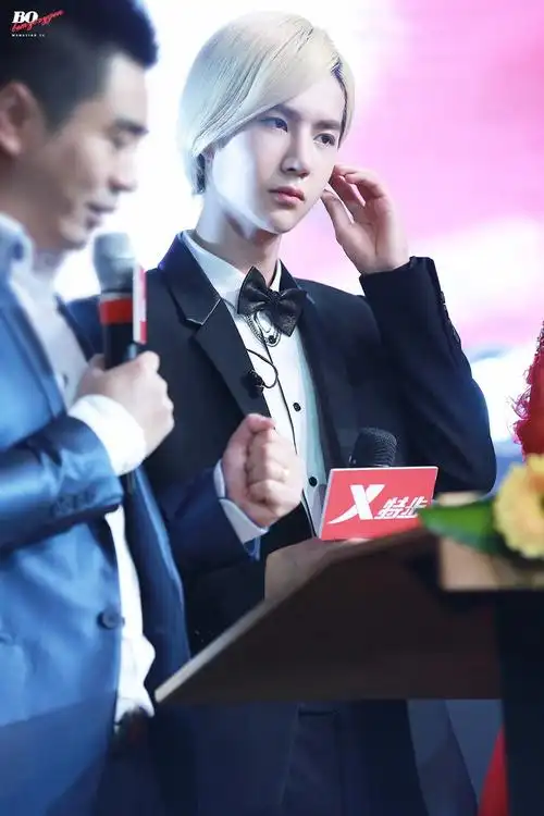 150106厦门特步活动uniq王一博67676777甜丹丹77crlogo