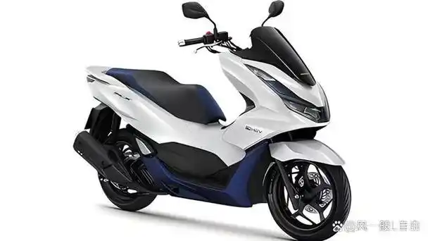 入门级踏板摩托车的优选之作,好看又好玩,本田pcx160踏板摩托车