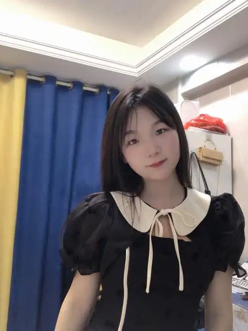 可爱;面料正常厚度,长度合适,版型很显瘦照片拍的胖乎乎的09158-94