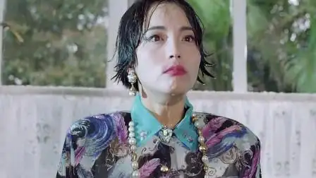 超级学校霸王:苑琼丹湿身引诱水管工