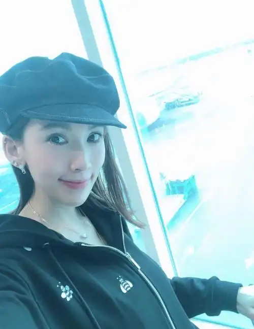 35岁的陈若仪晒出近照颜值和老公林志颖一样逆生长