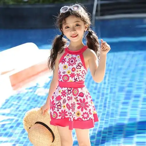 中童泳衣女孩中大童