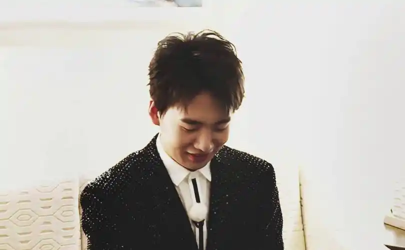 有一种"签名"叫郭麒麟签名,德云的姑娘们都知道,唯独郭德纲无奈_富二