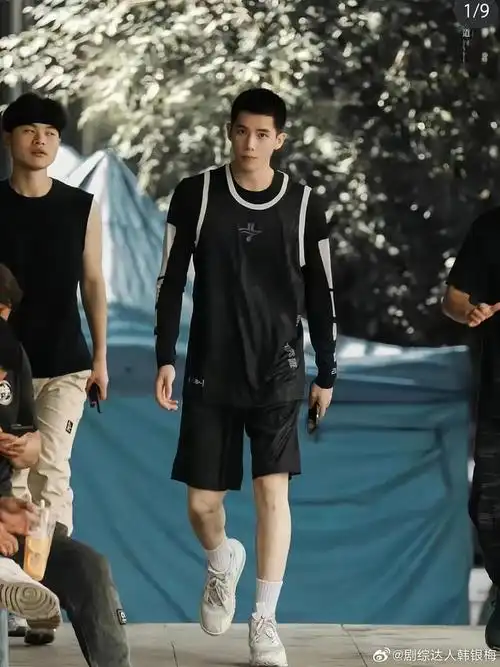 没想到王安宇小时候也是这么胖啊 胖子都是潜力股啊