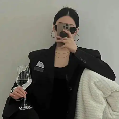 甜酷风女生头像