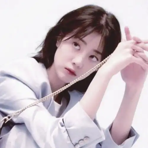 李溪芮.滤镜头像.