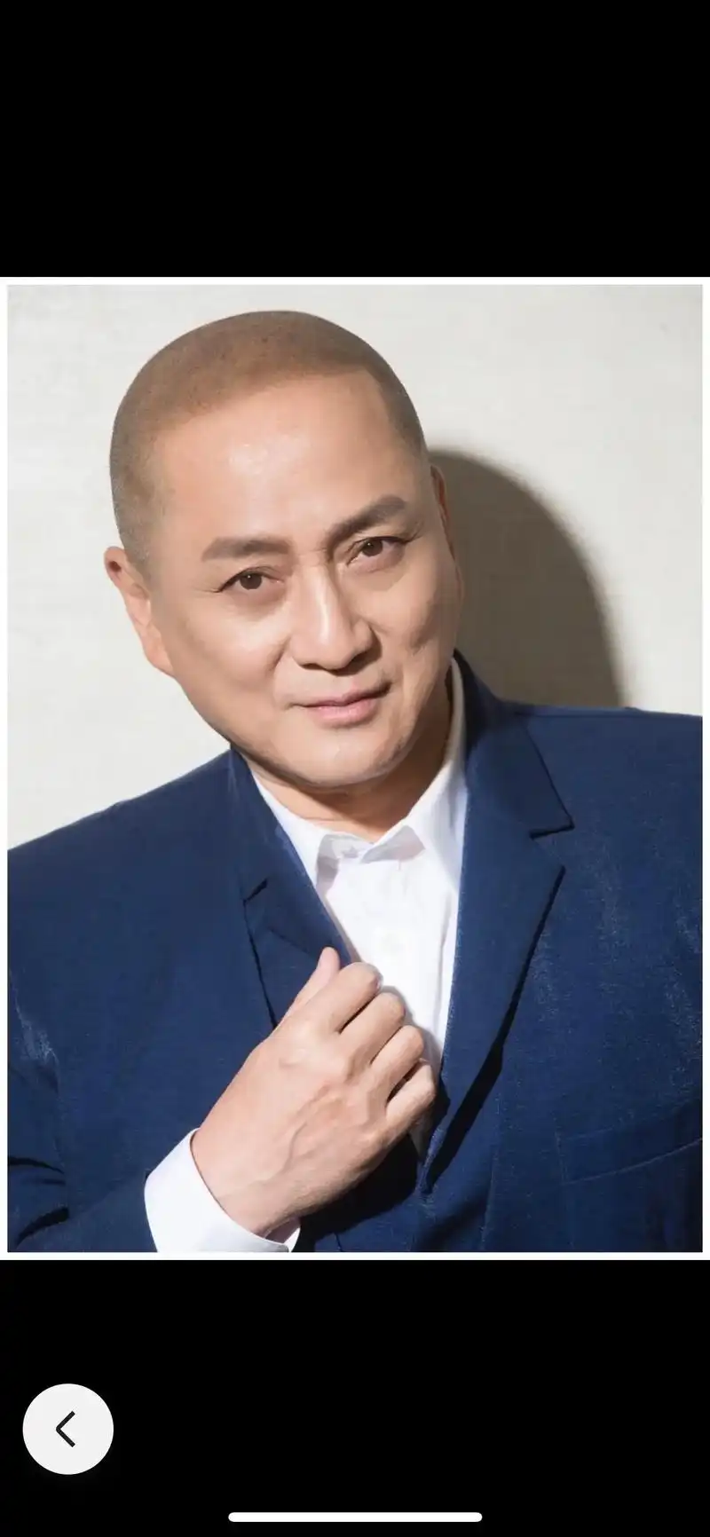 今晚八点半香港演员汤镇业将光临月照湾,友情客串.