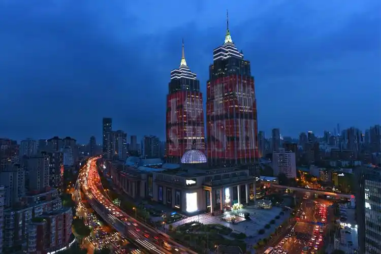 俯拍环球港双塔