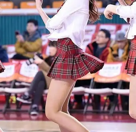 裙长裙短,谁说了算?从安大男老师让女生穿超短裙跳操看性别歧视