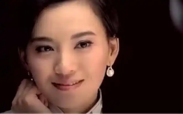 莫小棋化身演绎冷艳特工,成功套路双面间谍!