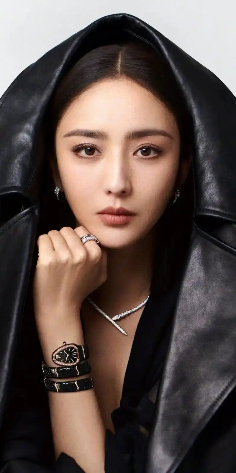 佟丽娅(liliya),1983年8月8日出生于新疆伊犁察布 - 抖音