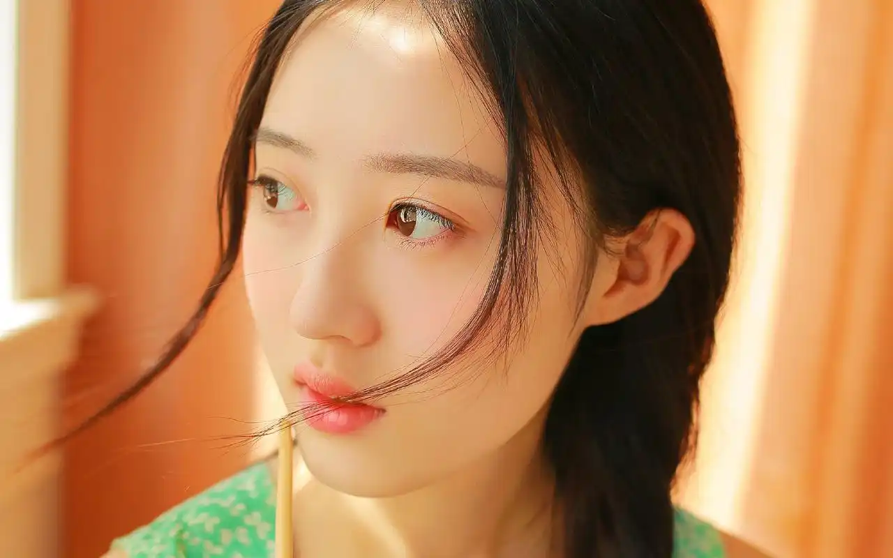 养眼治愈系美女唯美文艺写真图片壁纸