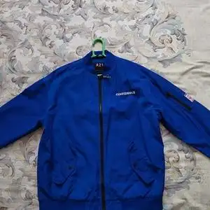 a21男款飞行夹克蓝色,本人仅穿一次不喜欢,因为吊牌摘了,无