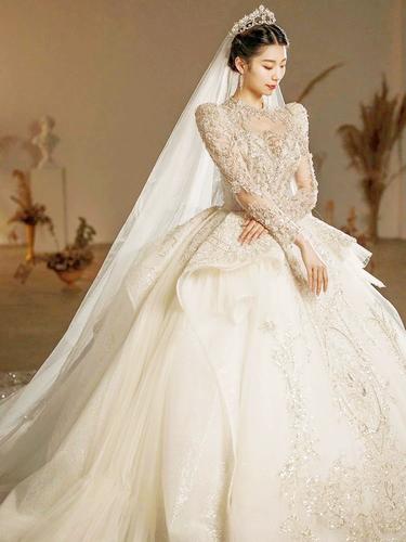 婚纱新款2024新娘长袖主纱超级重工大拖尾奢华齐地高级感法式迎宾
