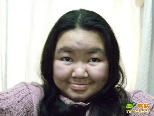 主题:化妆真神奇噢~~~~~~格只米孔的妆前妆后