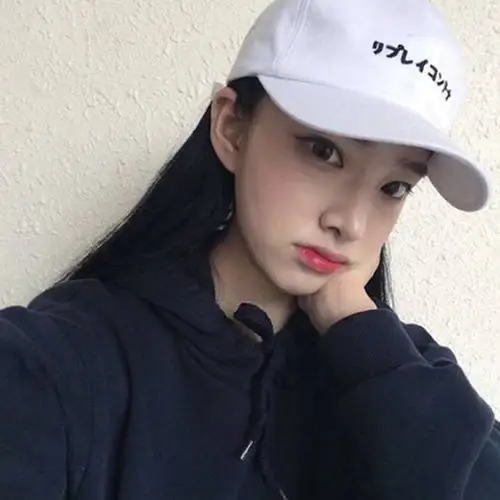 棒球帽女汉子_霸气女生头像图片_扣扣居